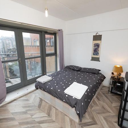 Jah Lodge Кройдон Екстериор снимка